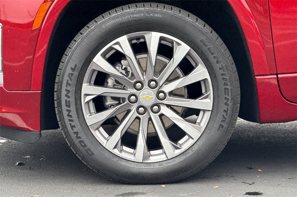 Used 2023 Chevrolet Traverse Premier image 14