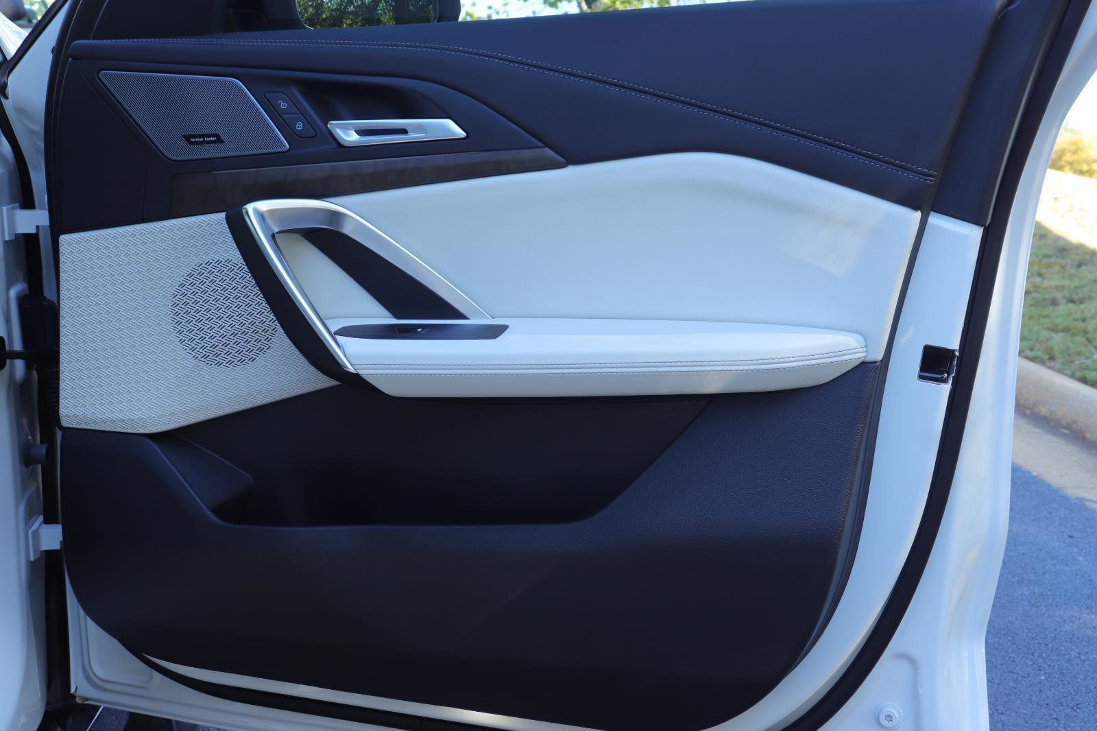 Used 2026 BMW X1 xDrive28i w/ Technology Package image 19