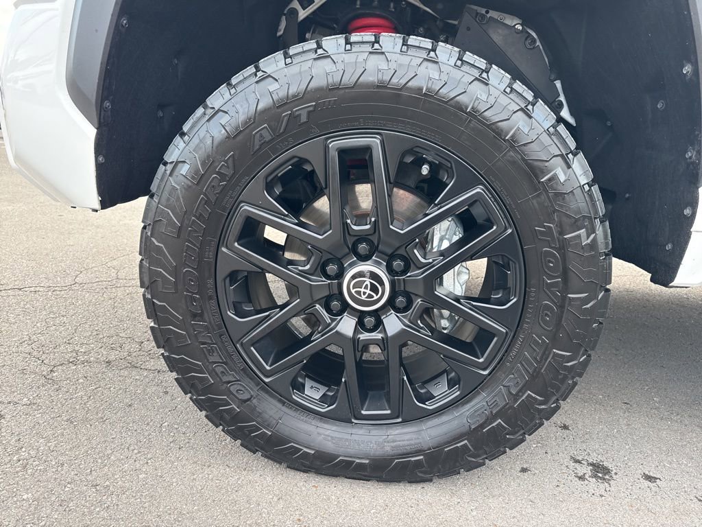 Used 2024 Toyota Tundra Limited image 32