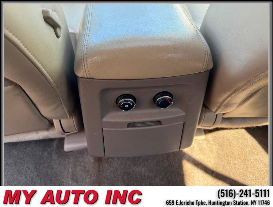 Used 2011 Nissan Pathfinder LE w/ Navigation Pkg image 16