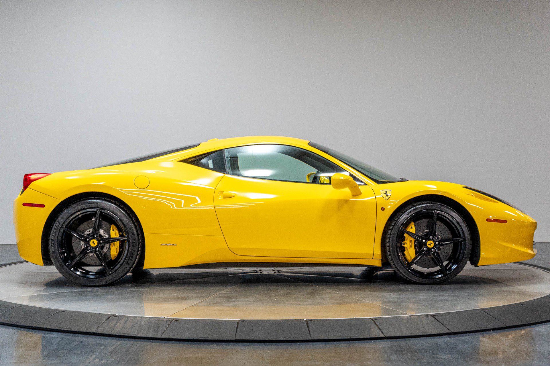 Used 2010 Ferrari 458 Italia Coupe RWD image 20