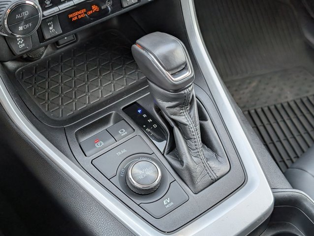 Used 2021 Toyota RAV4 XSE AWD/4WD image 12