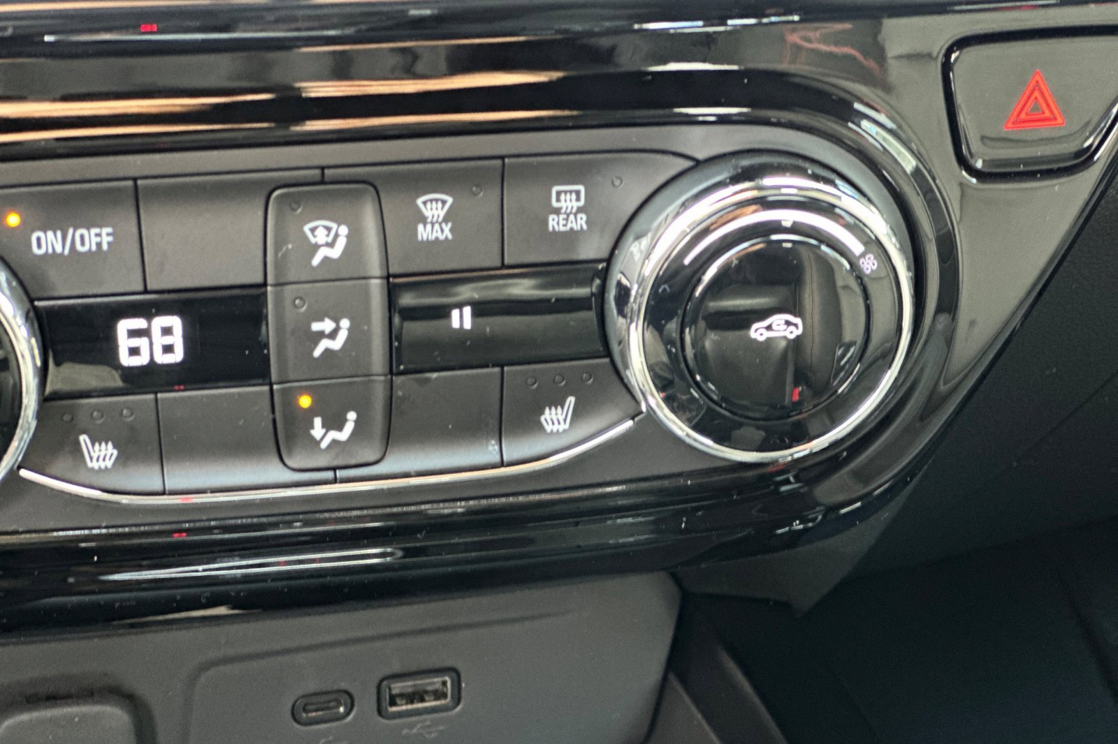 Used 2025 Chevrolet Trax RS w/ Driver Confidence Package image 31