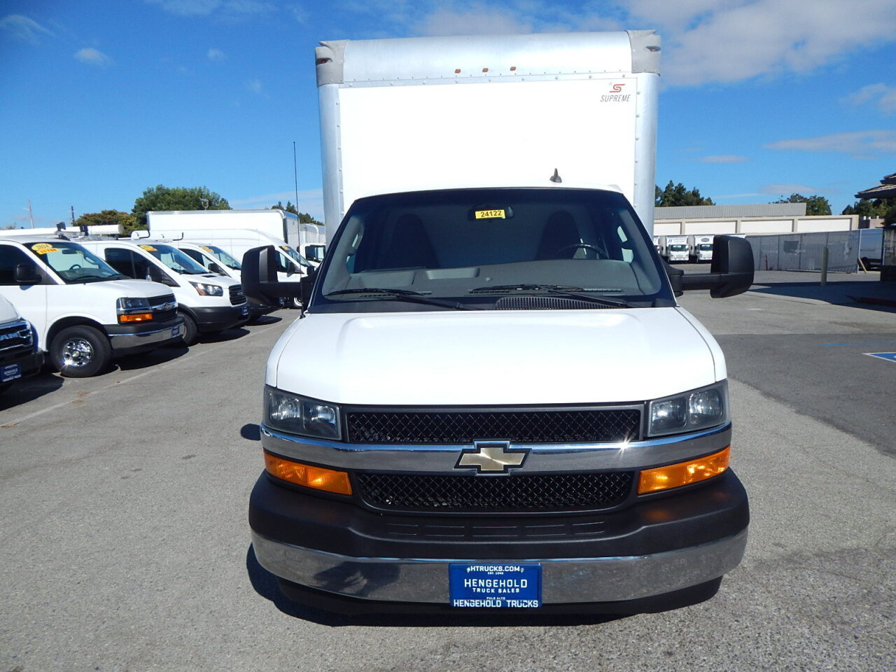 Used 2019 Chevrolet Express 4500 w/ Power Convenience Package RWD image 11