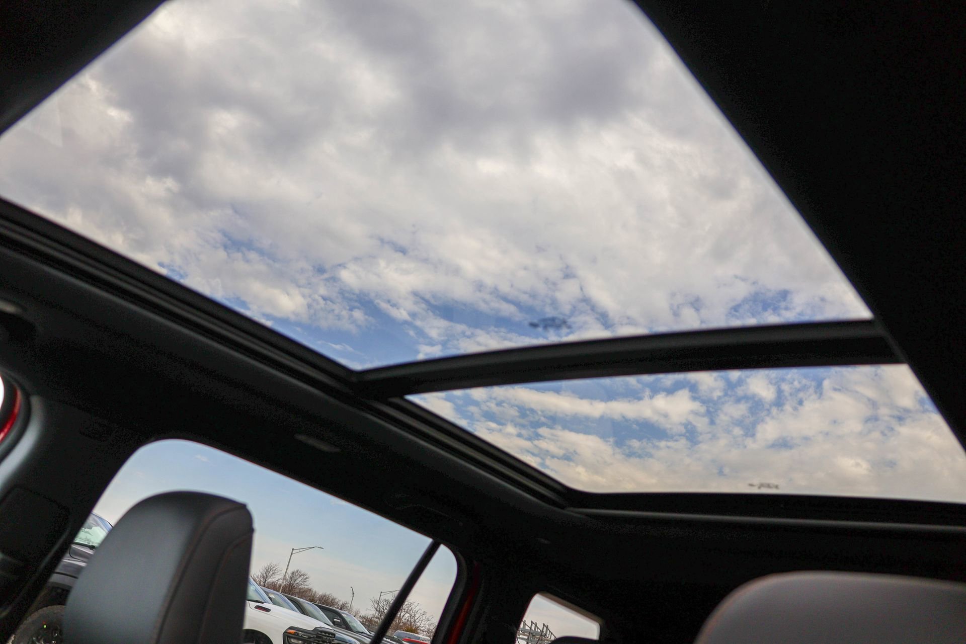 New 2026 Jeep Cherokee Overland image 6