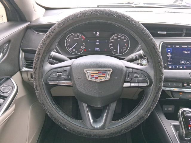 Used 2023 Cadillac XT4 Luxury FWD image 10