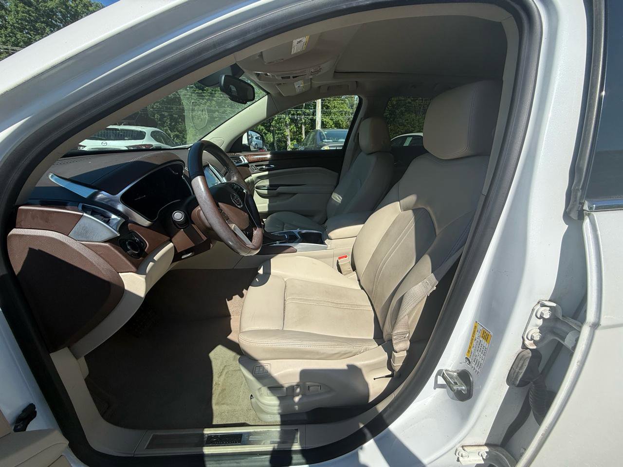 Used 2015 Cadillac SRX Luxury FWD image 11