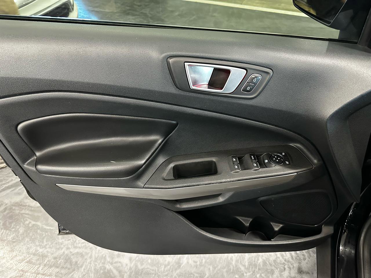 Used 2019 Ford EcoSport Titanium FWD image 9