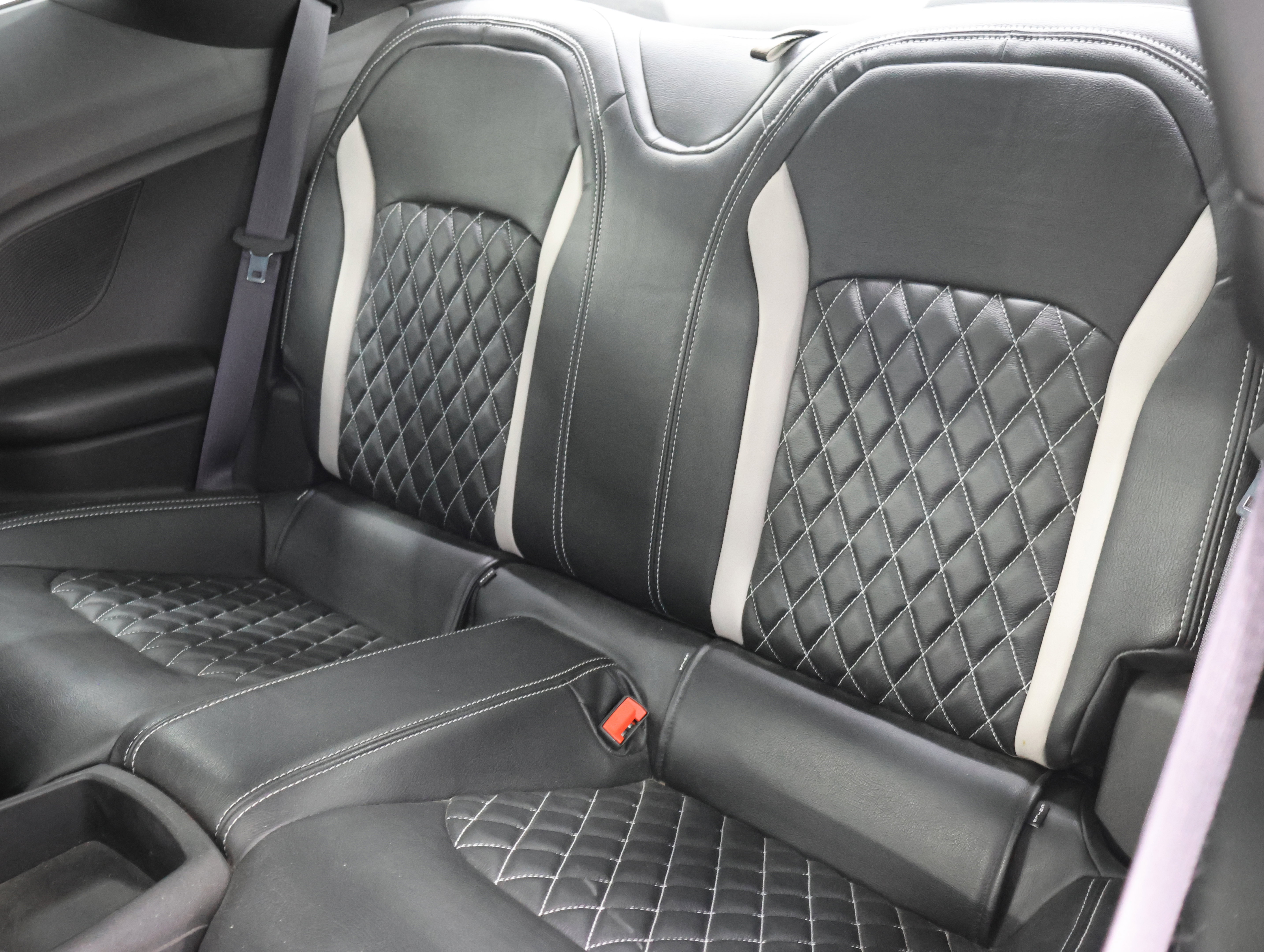 Used 2017 Chevrolet Camaro SS RWD image 9