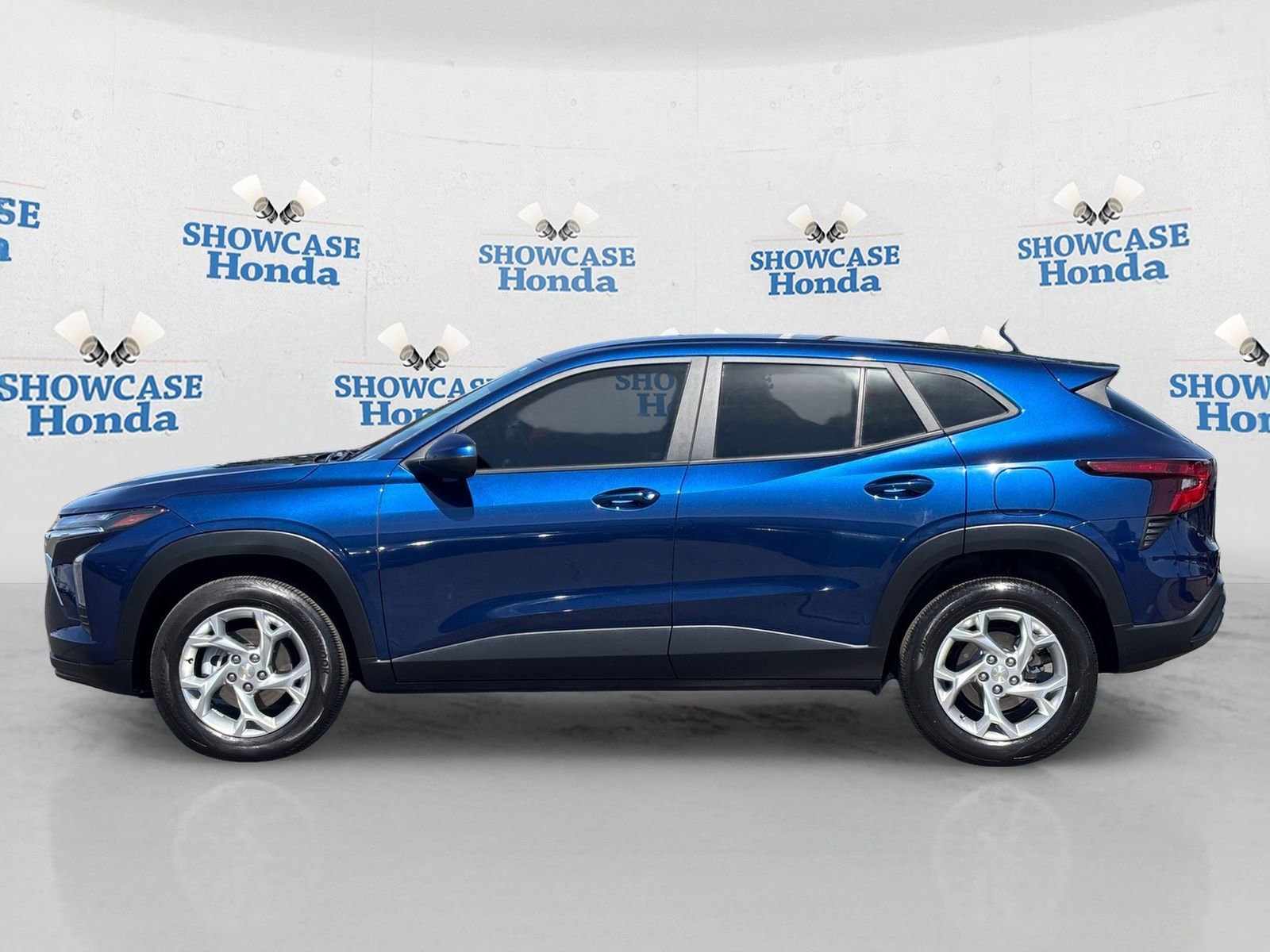 Used 2024 Chevrolet Trax LS w/ LS Convenience Package image 4