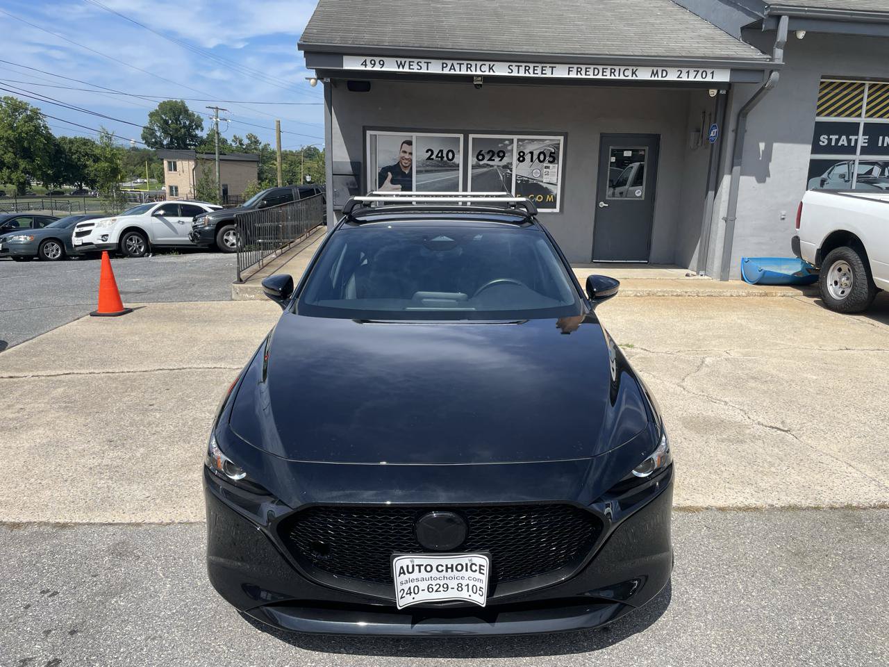 Used 2024 MAZDA MAZDA3 s FWD image 3