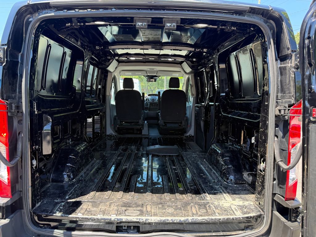 Used 2018 Ford Transit 250 130 Low Roof RWD image 13