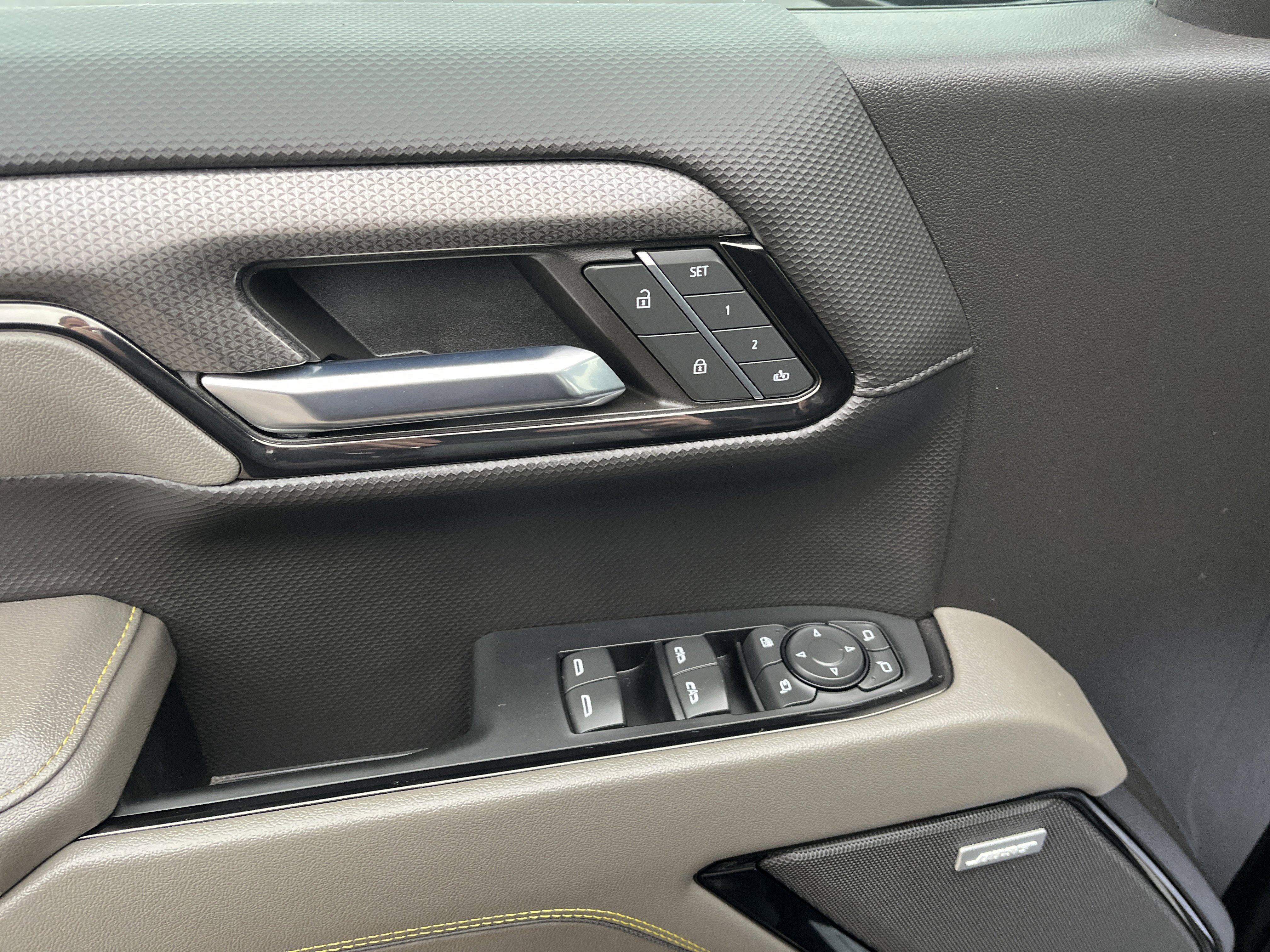 Used 2024 Chevrolet Silverado 1500 ZR2 w/ Technology Package image 13