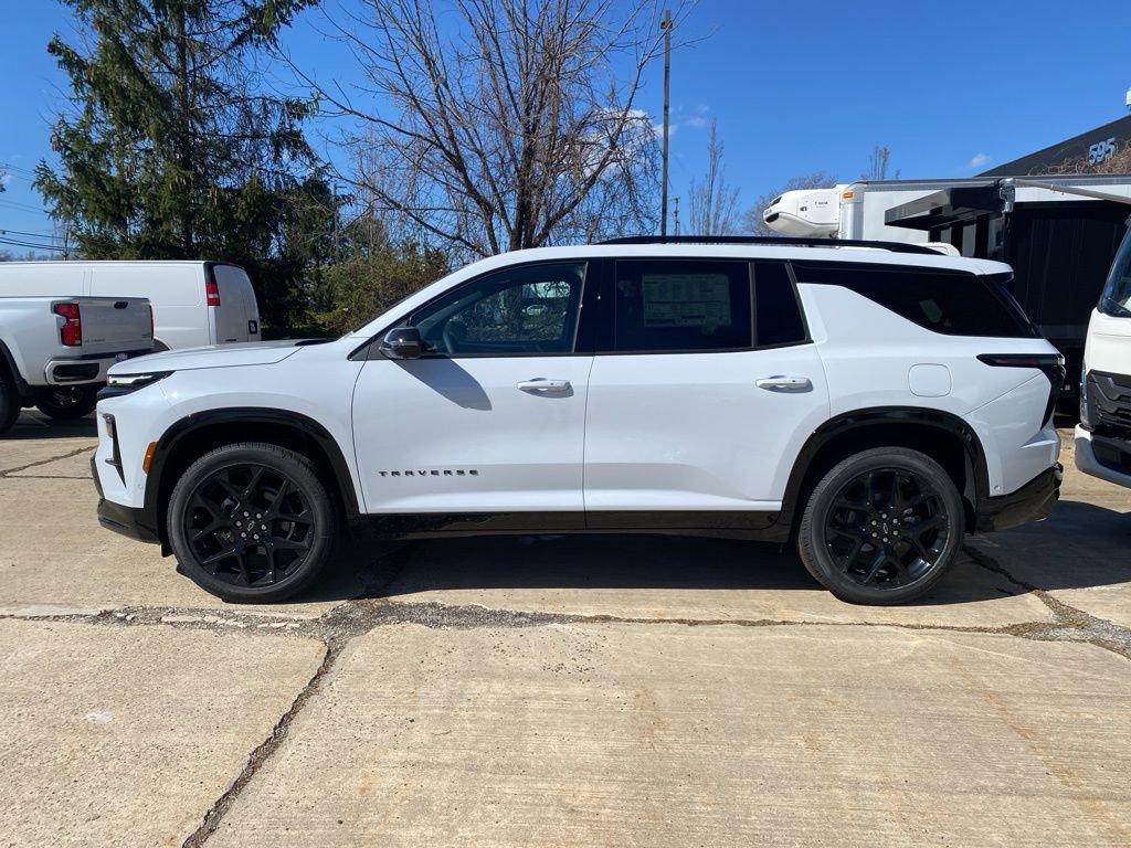 New 2026 Chevrolet Traverse RS w/ LPO, Floor Liner Package AWD/4WD image 7