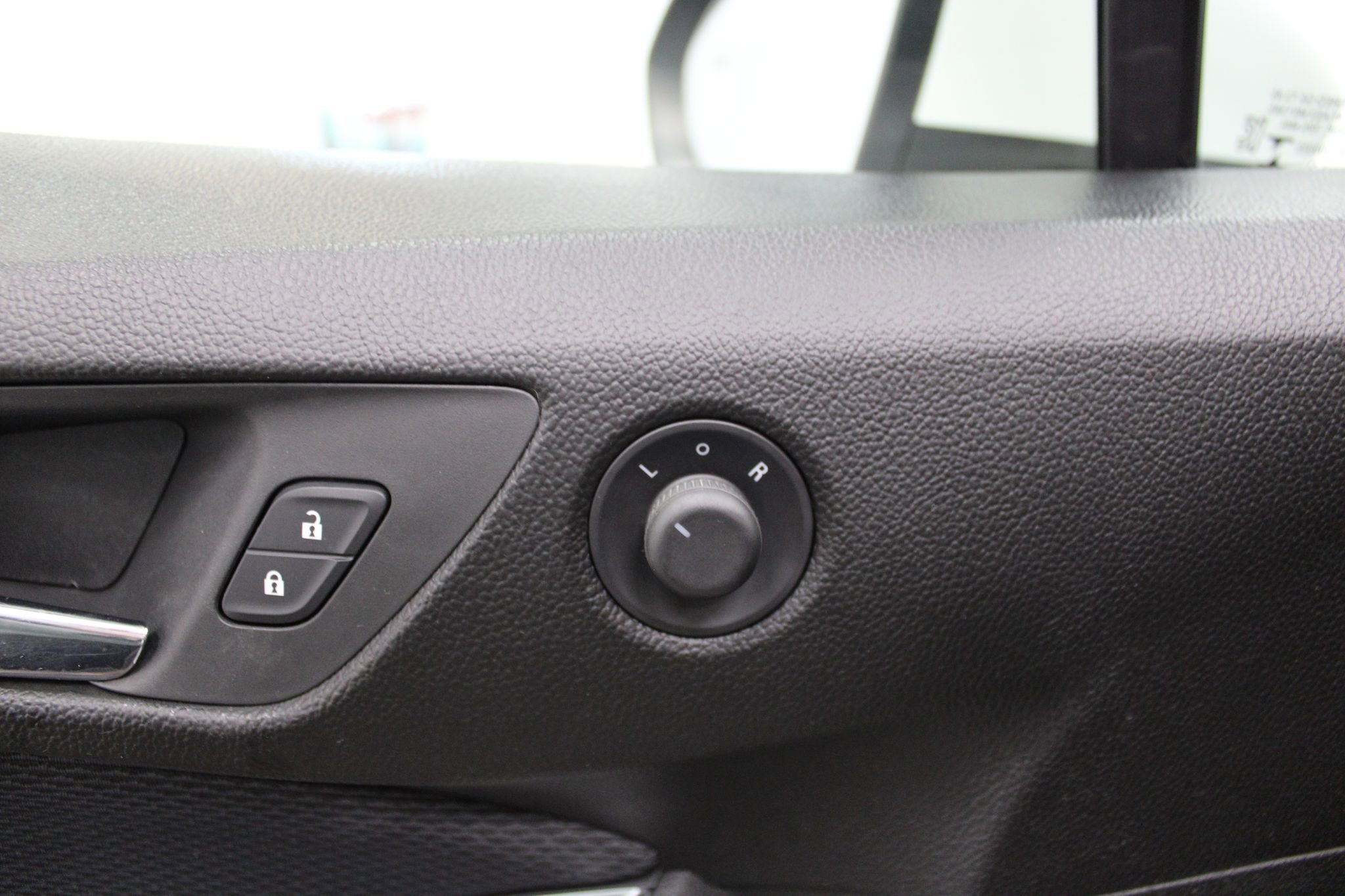 Used 2019 Chevrolet Cruze LT w/ Convenience Package image 13