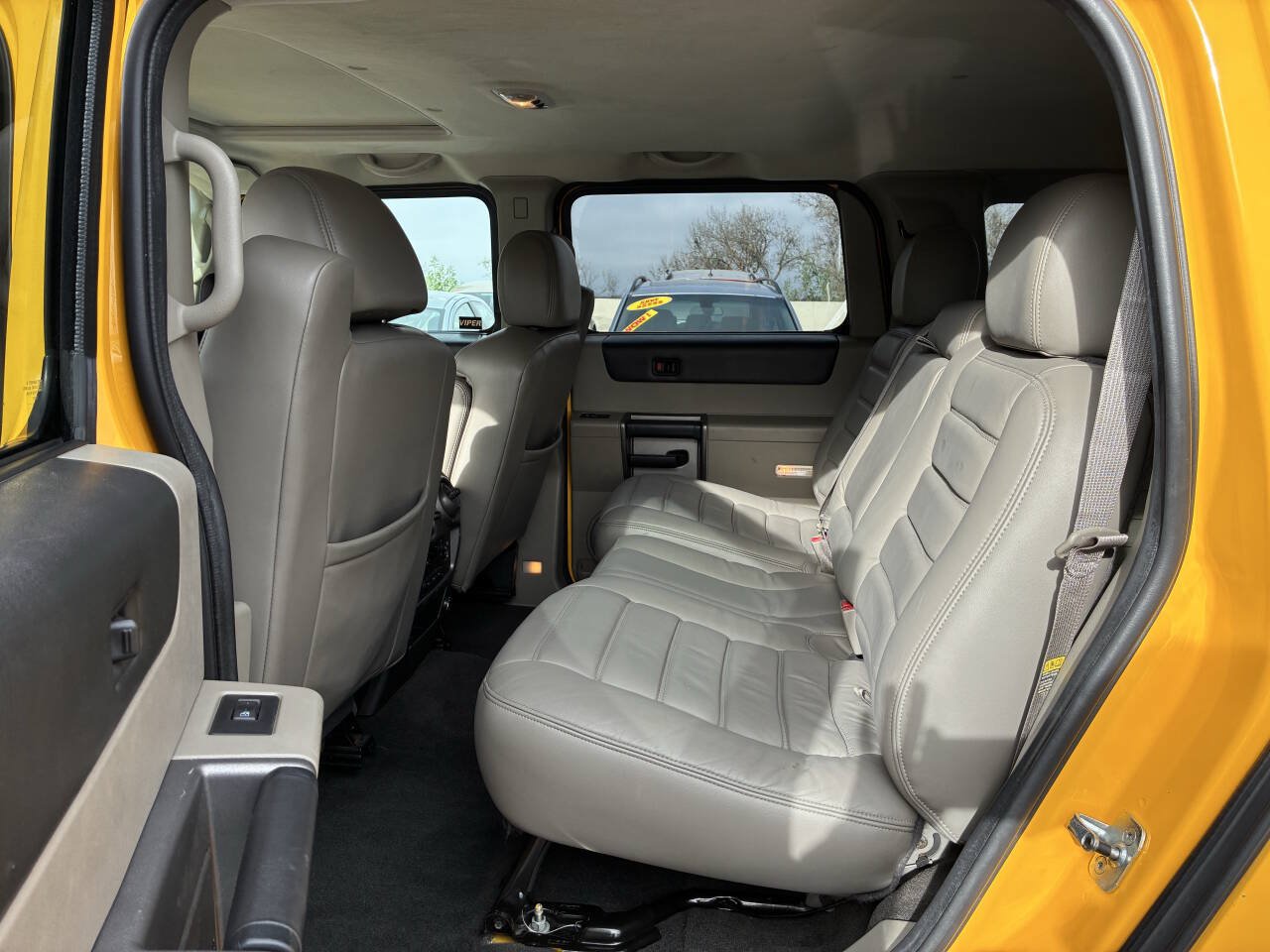 Used 2004 HUMMER H2 w/ Preferred Equipment Group AWD/4WD image 4