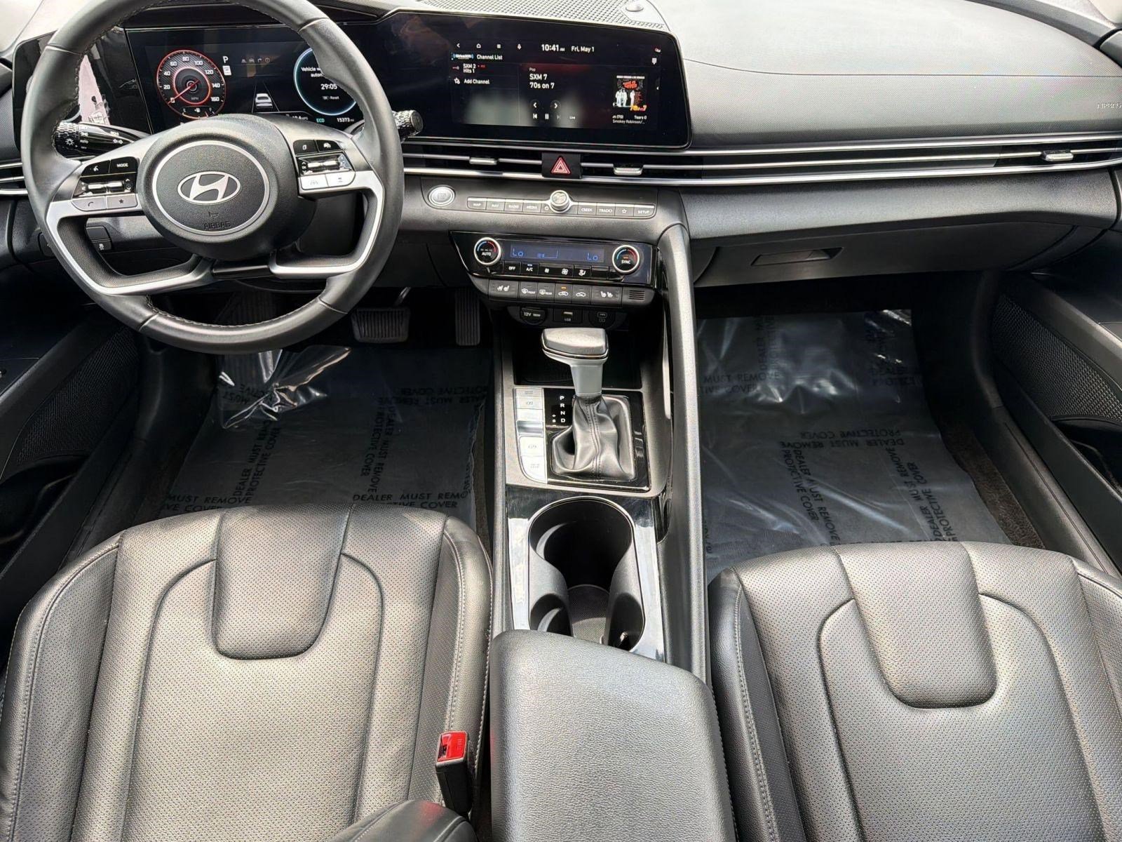 Used 2025 Hyundai Elantra Limited FWD image 14
