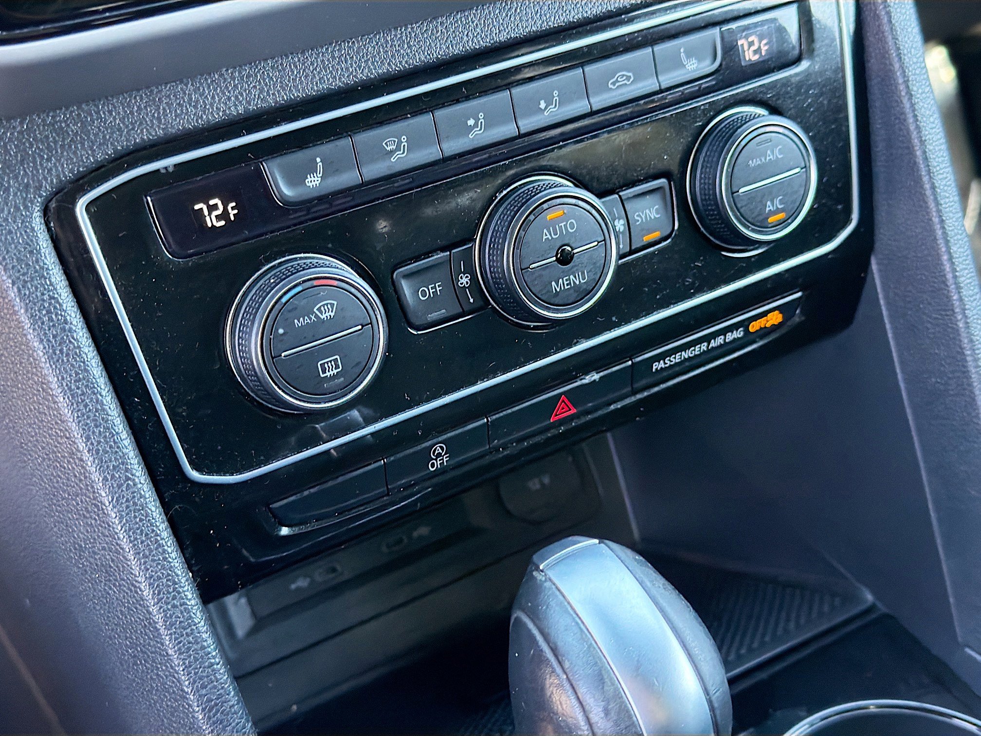 Used 2023 Volkswagen Atlas Cross Sport SEL image 34