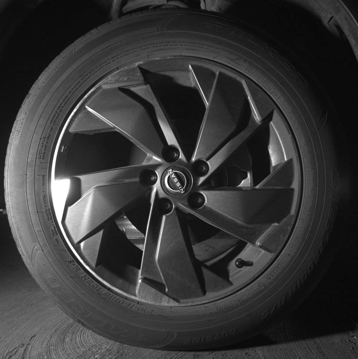 Used 2025 Nissan Rogue SV FWD image 13