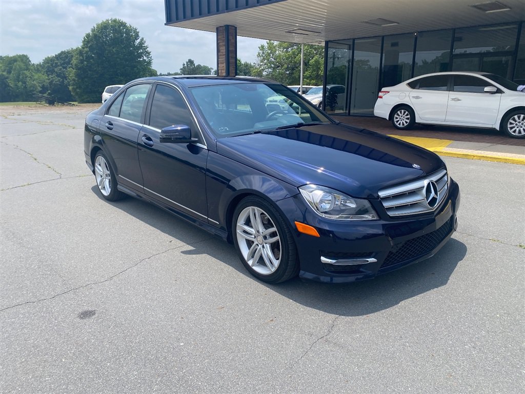 Used 2013 Mercedes-Benz C 300 4MATIC Sedan image 1