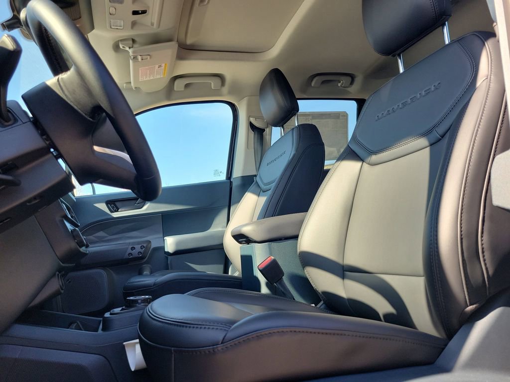 New 2026 Ford Maverick Lariat w/ Black Appearance Package image 17