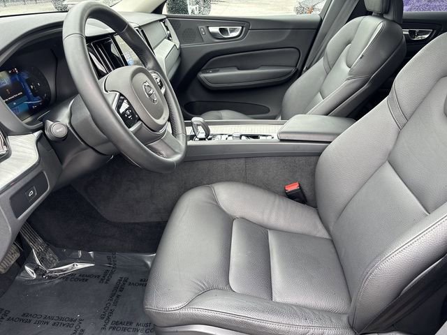 Used 2025 Volvo XC60 B5 Plus AWD/4WD image 18