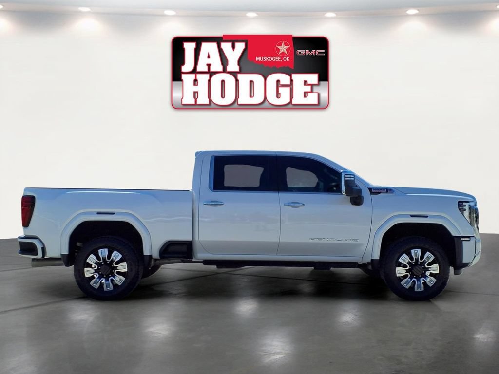 Used 2025 GMC Sierra 2500 Denali w/ Denali Reserve Package AWD/4WD image 4
