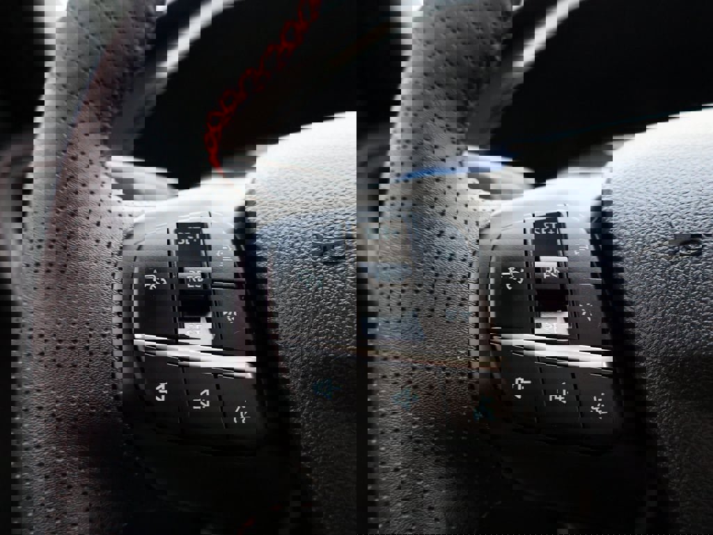 Used 2025 Ford Escape ST-Line Elite w/ Premium Technology Package image 28