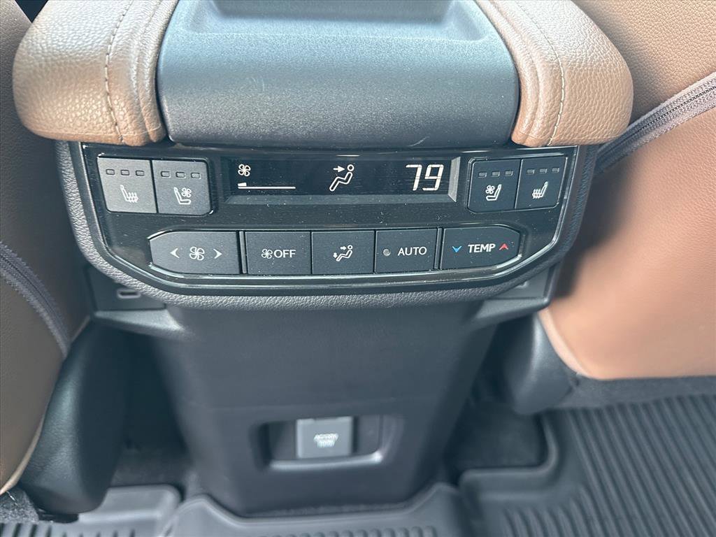Used 2025 Toyota Grand Highlander Platinum image 11