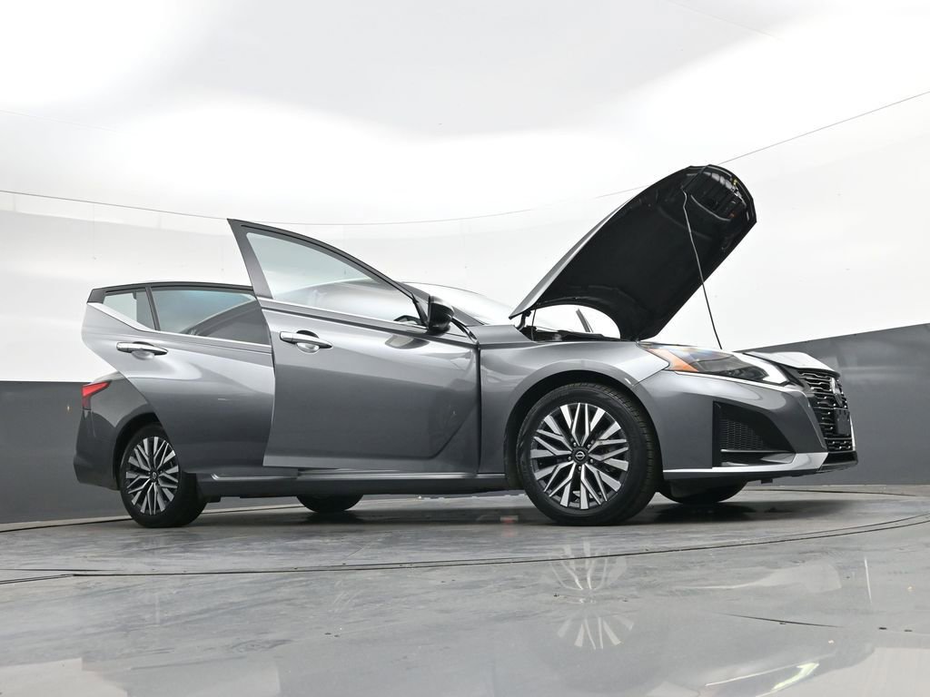 Used 2024 Nissan Altima 2.5 SV FWD image 51