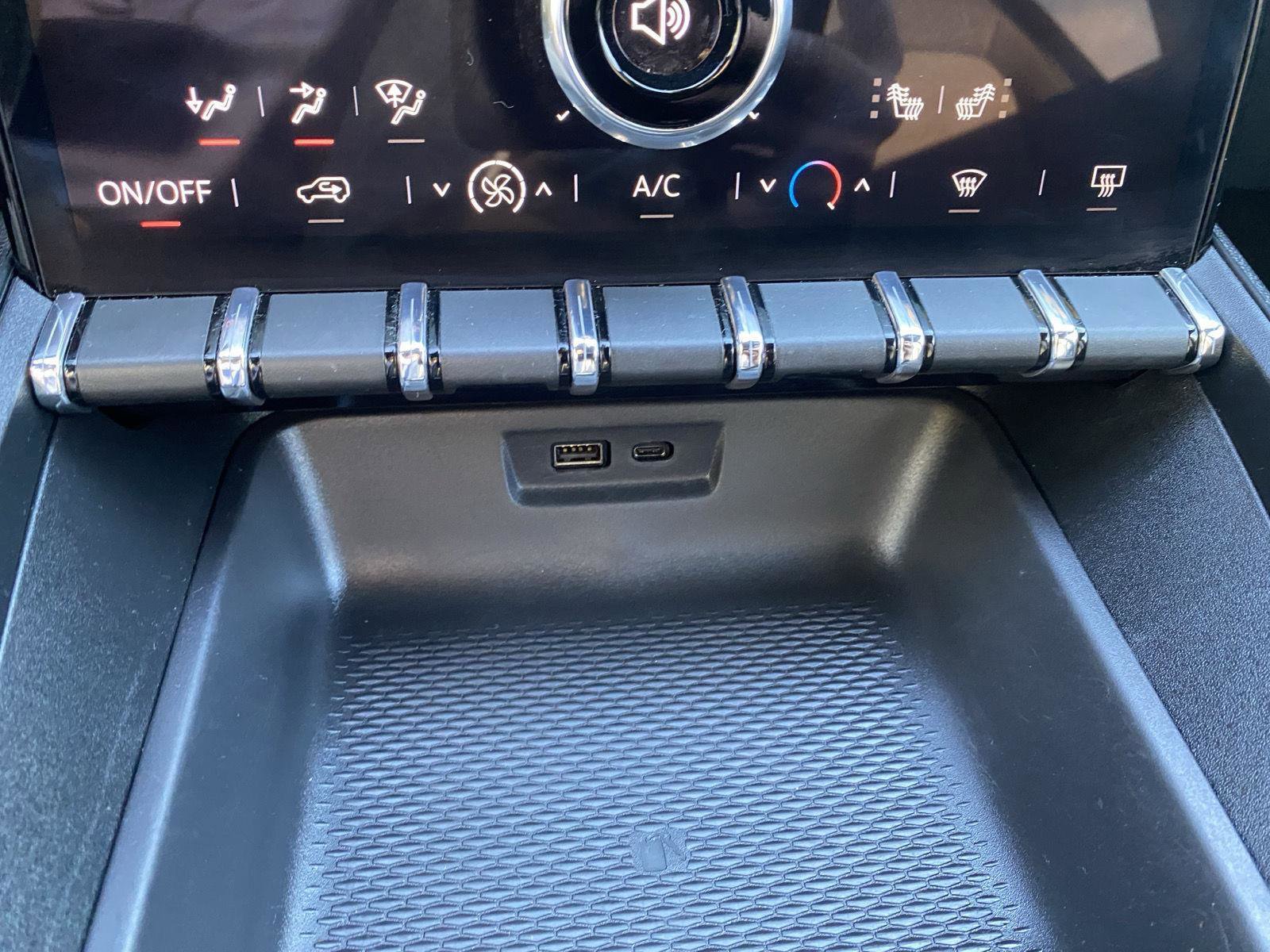 Used 2025 GMC Terrain Elevation image 21