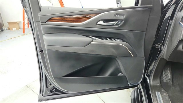 Used 2021 Cadillac Escalade Premium Luxury image 12