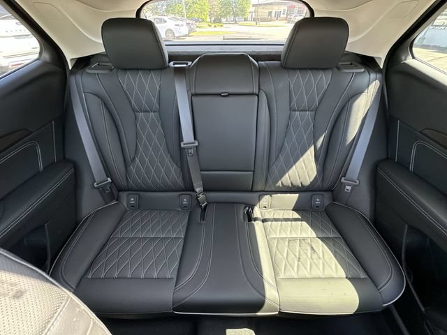 Used 2023 Buick Envision Avenir AWD/4WD image 23