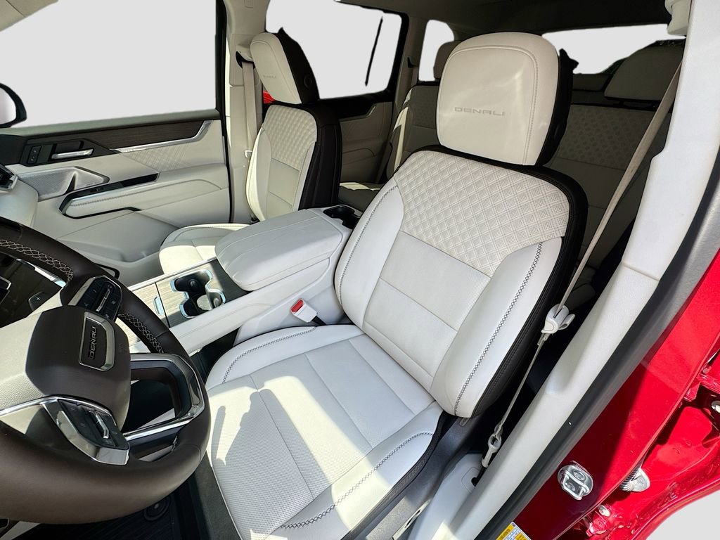 Used 2025 GMC Acadia Denali w/ Super Cruise Package FWD image 20