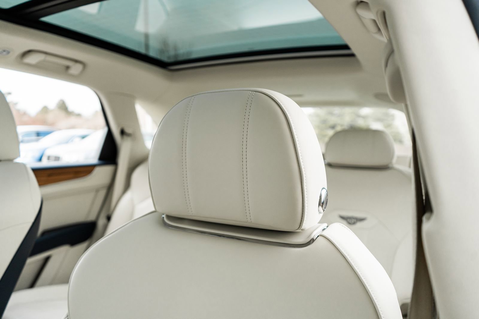 Certified 2022 Bentley Bentayga image 26