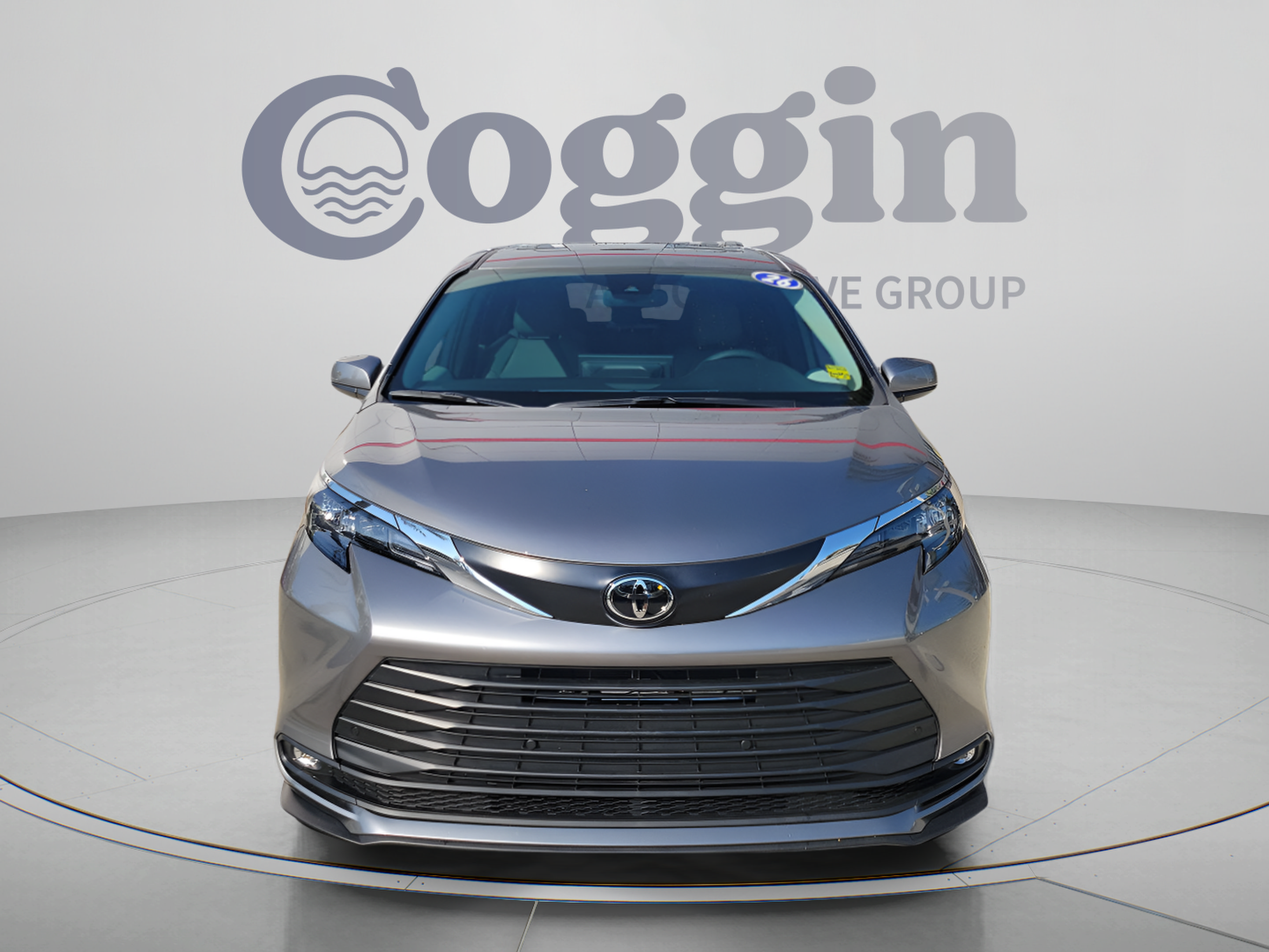 Certified 2026 Toyota Sienna XLE FWD image 11