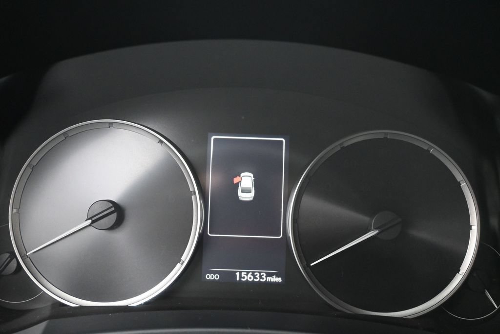 Used 2025 Lexus IS 350 F Sport RWD image 10