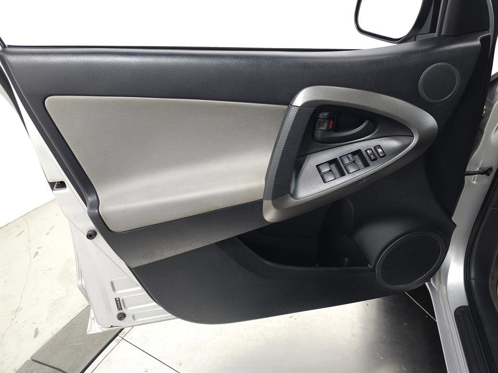 Used 2012 Toyota RAV4 4WD image 12