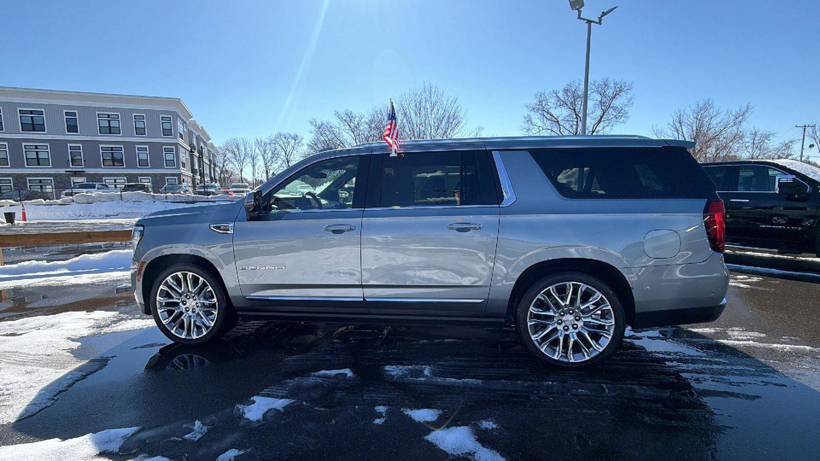 New 2025 GMC Yukon XL Denali w/ Sun & Power Step Package image 4