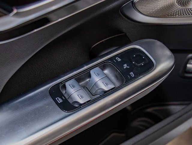 Used 2025 Mercedes-Benz C 300 4MATIC Sedan image 14