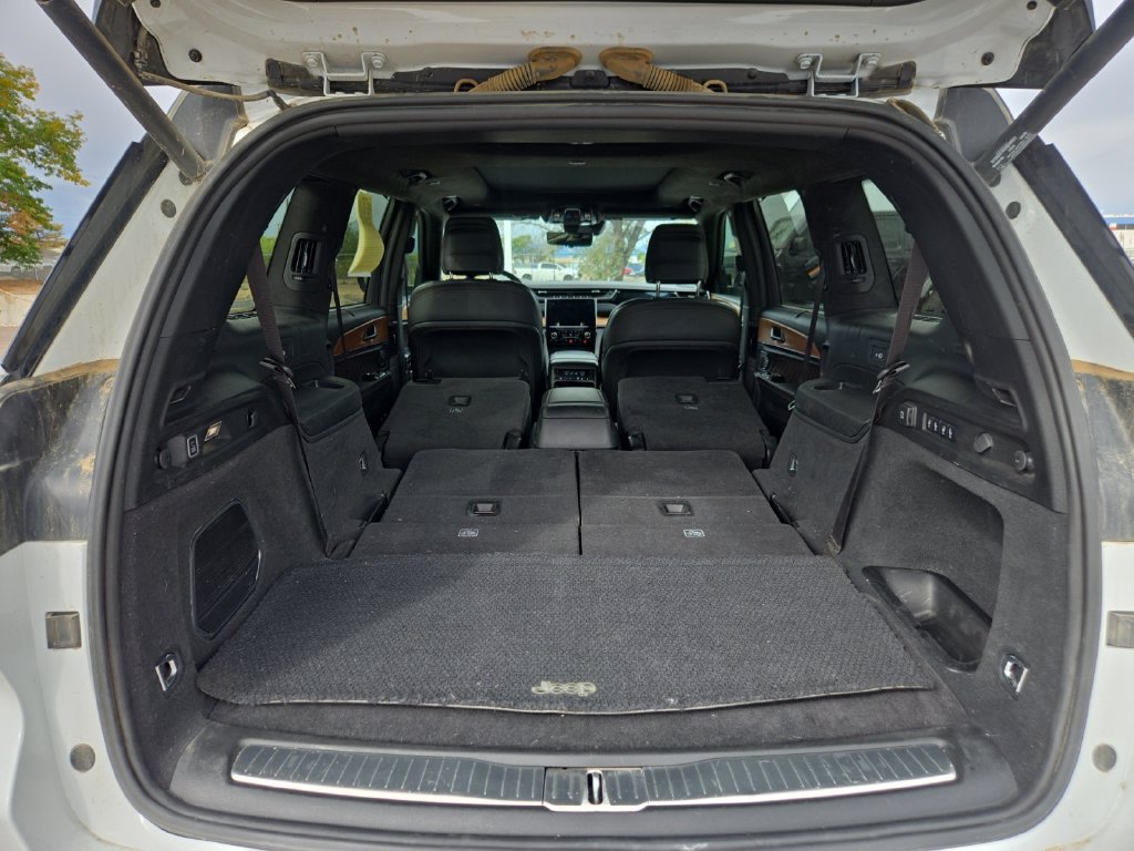 Used 2022 Jeep Grand Cherokee L Summit AWD/4WD image 23