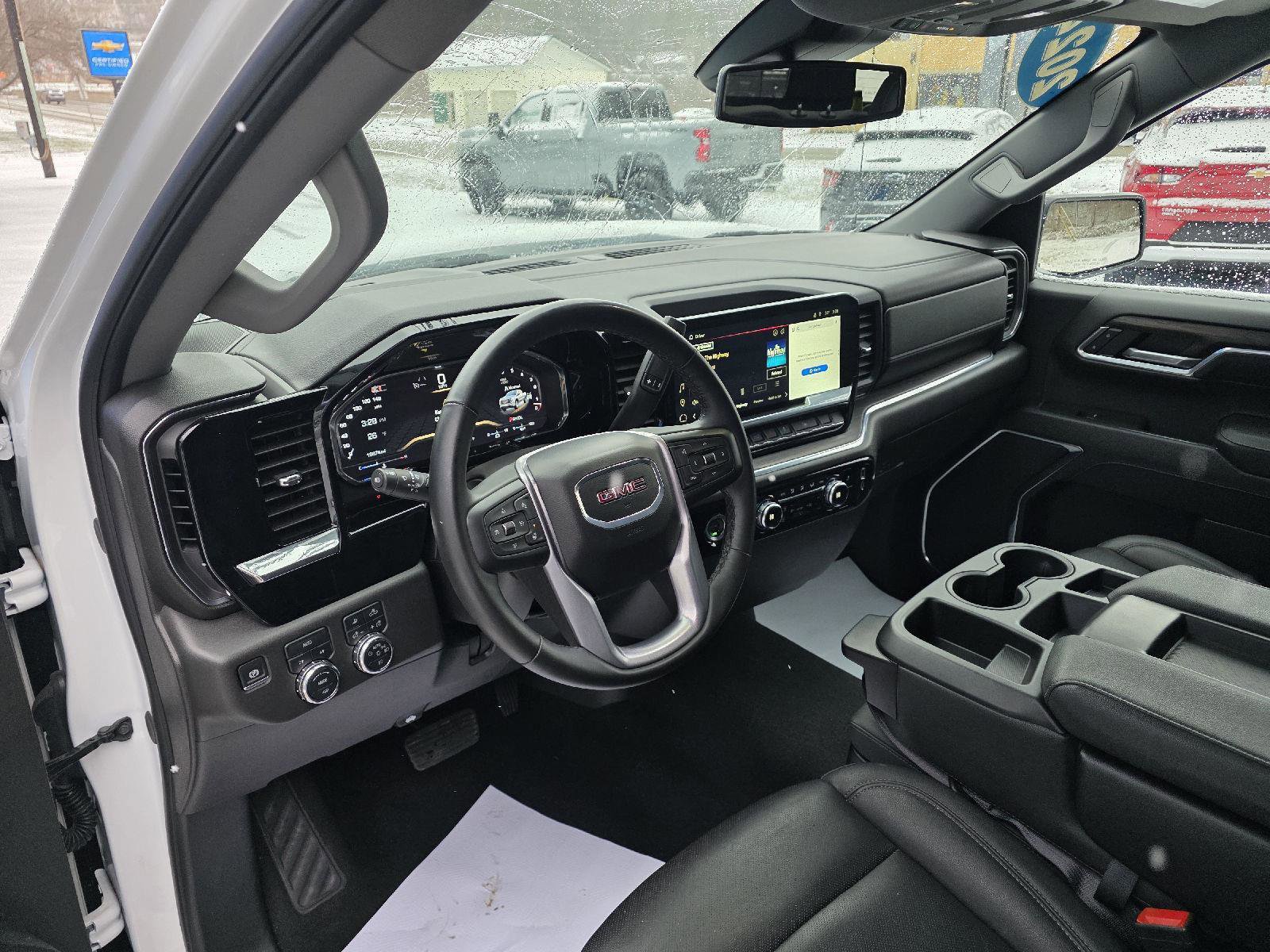 Used 2024 GMC Sierra 1500 SLT image 12