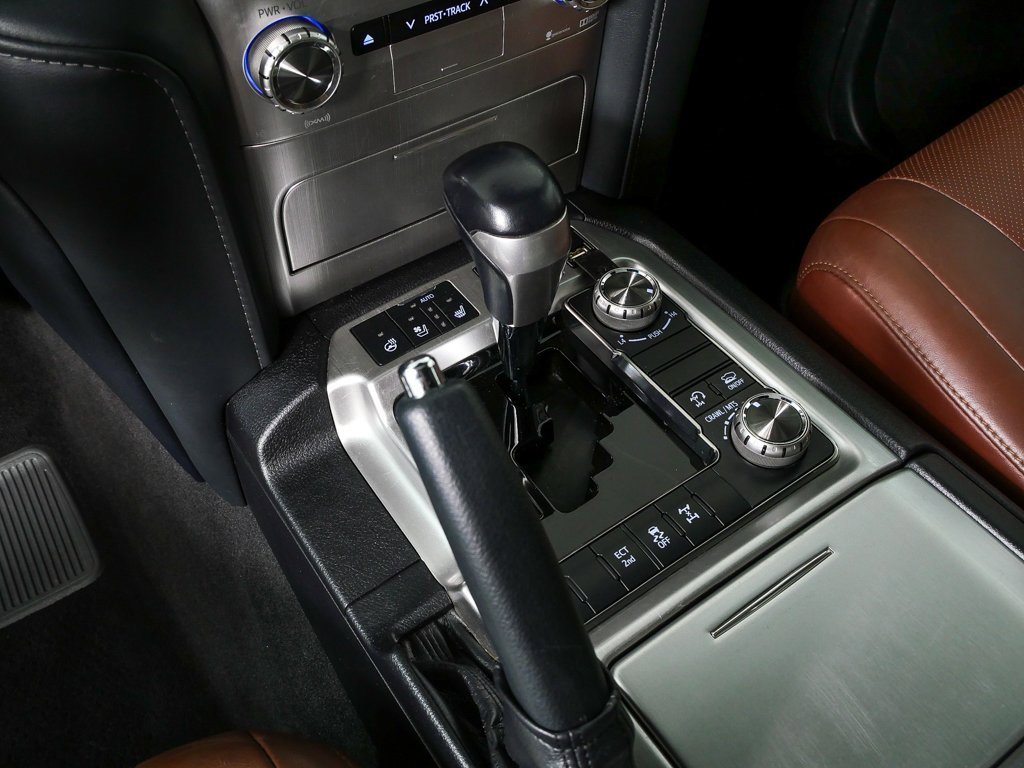 Used 2021 Toyota Land Cruiser image 16