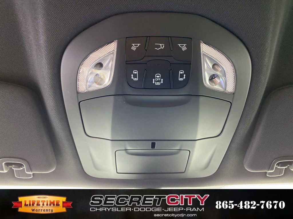 New 2026 Chrysler Pacifica Select image 22