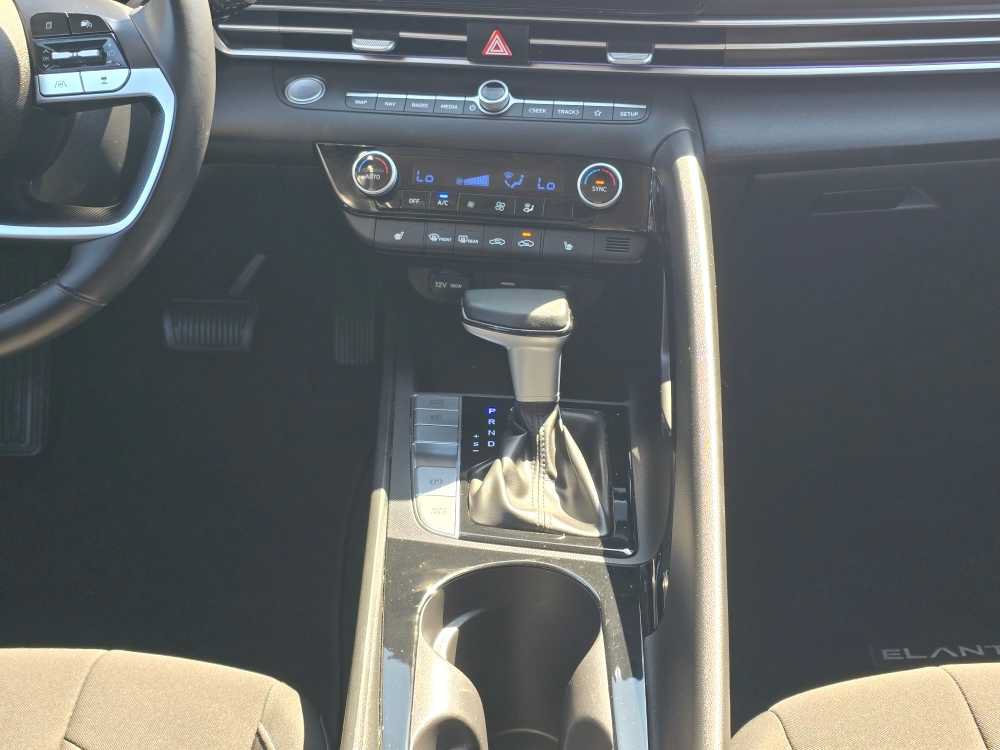 Used 2024 Hyundai Elantra SEL w/ Convenience Package FWD image 13