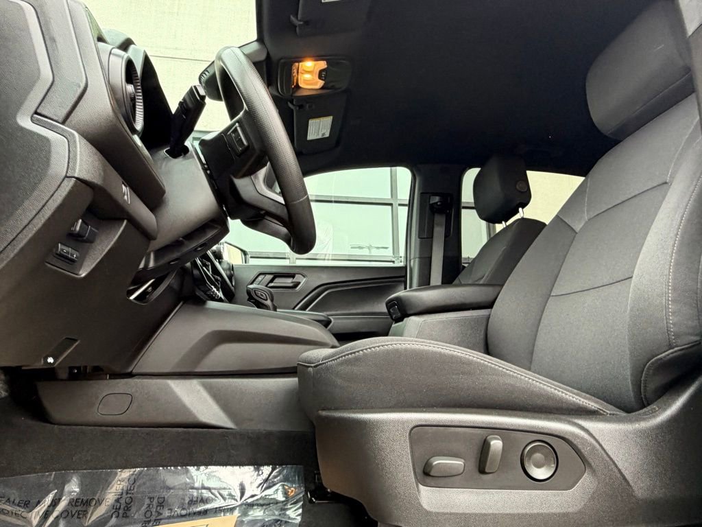 Used 2024 Chevrolet Colorado Trail Boss w/ Technology Package image 10