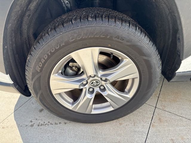 Used 2024 Toyota RAV4 XLE image 12