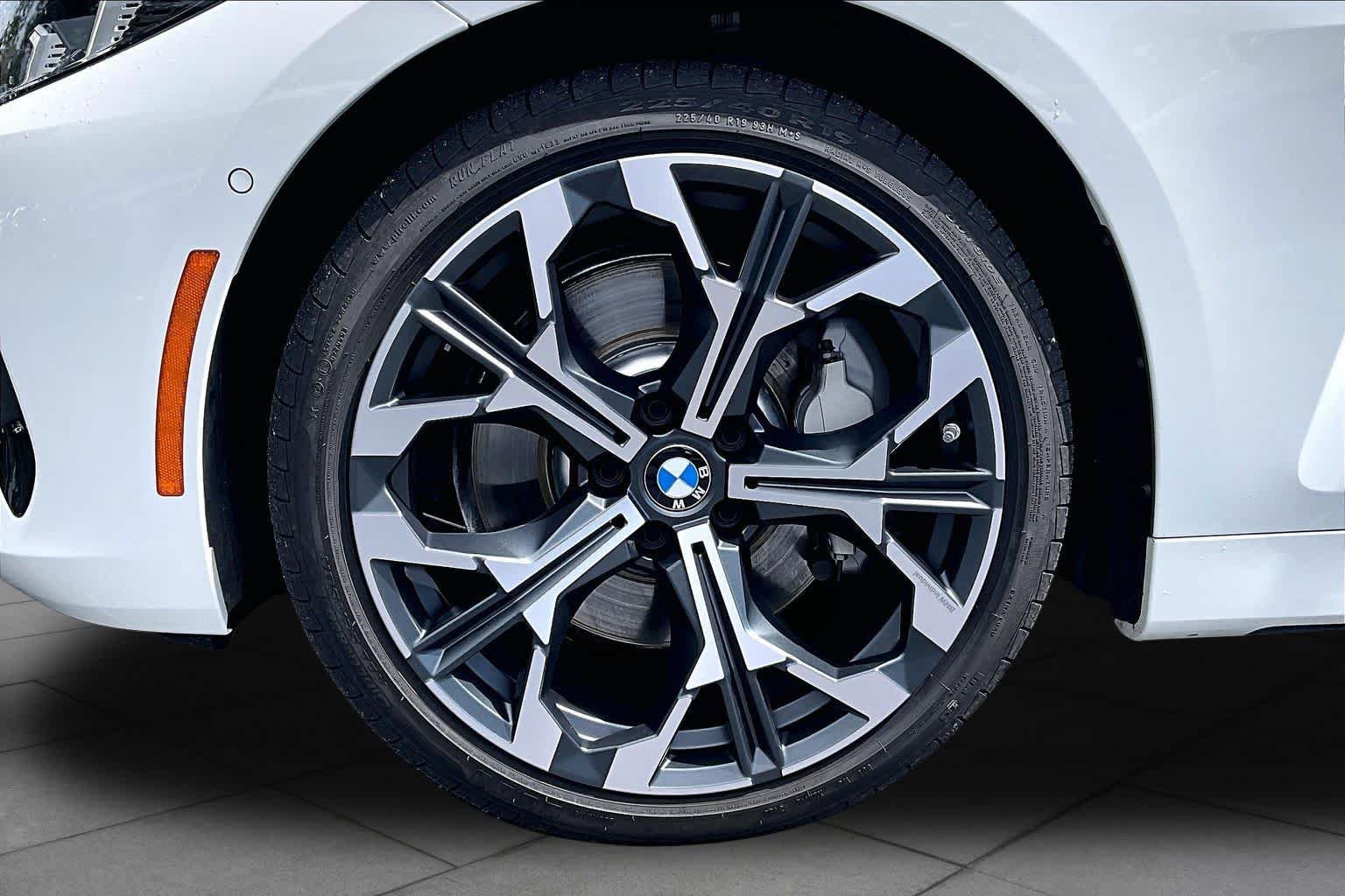 Used 2026 BMW 430i Convertible RWD image 11