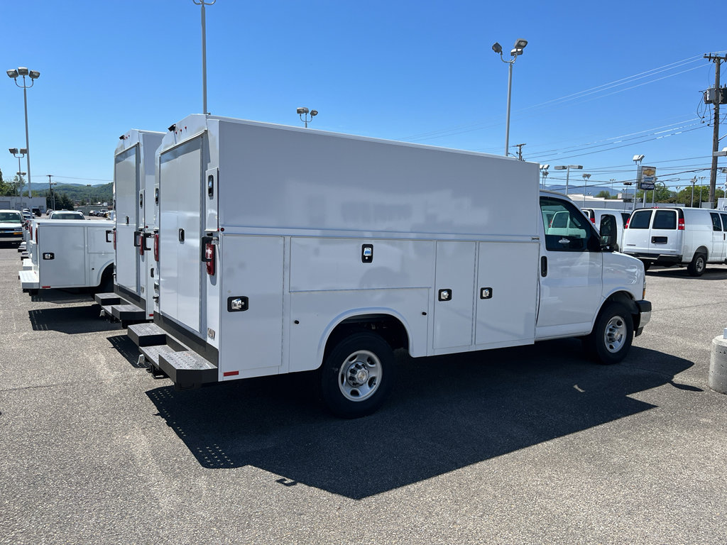 New 2025 Chevrolet Express 3500 w/ Power Convenience Package RWD image 4