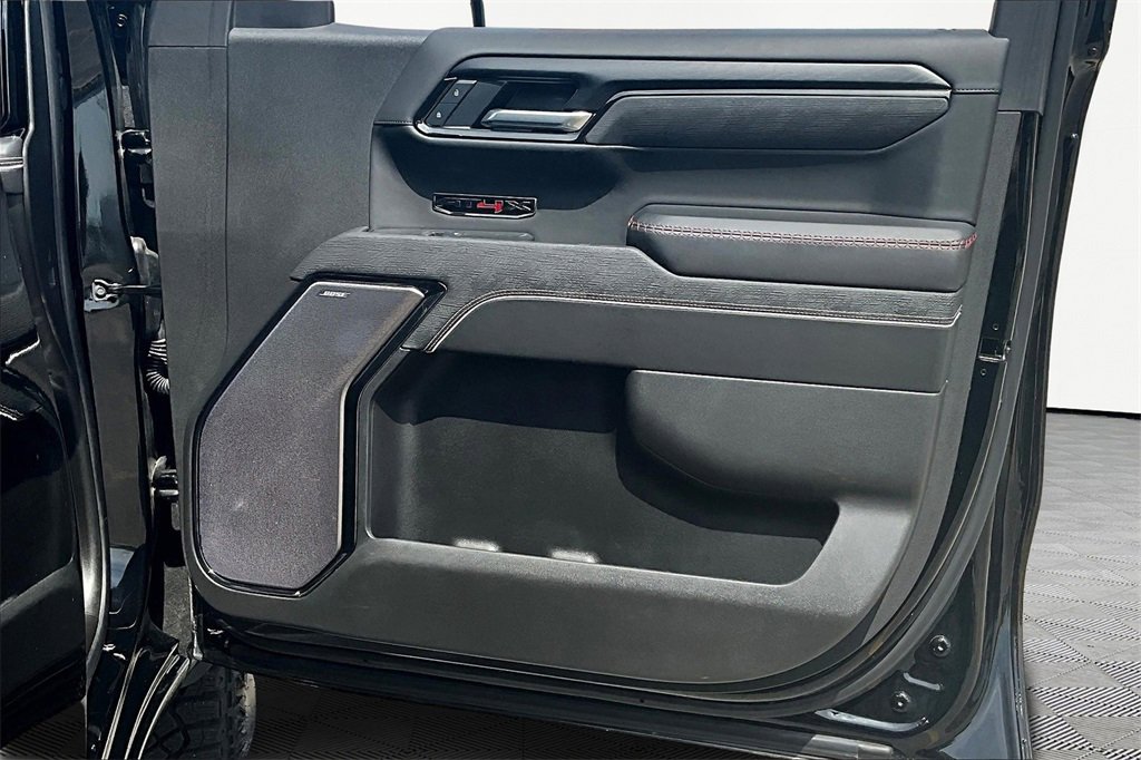 Used 2025 GMC Sierra 1500 AT4X image 25